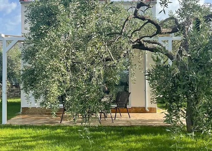 Villa Makarona Village *